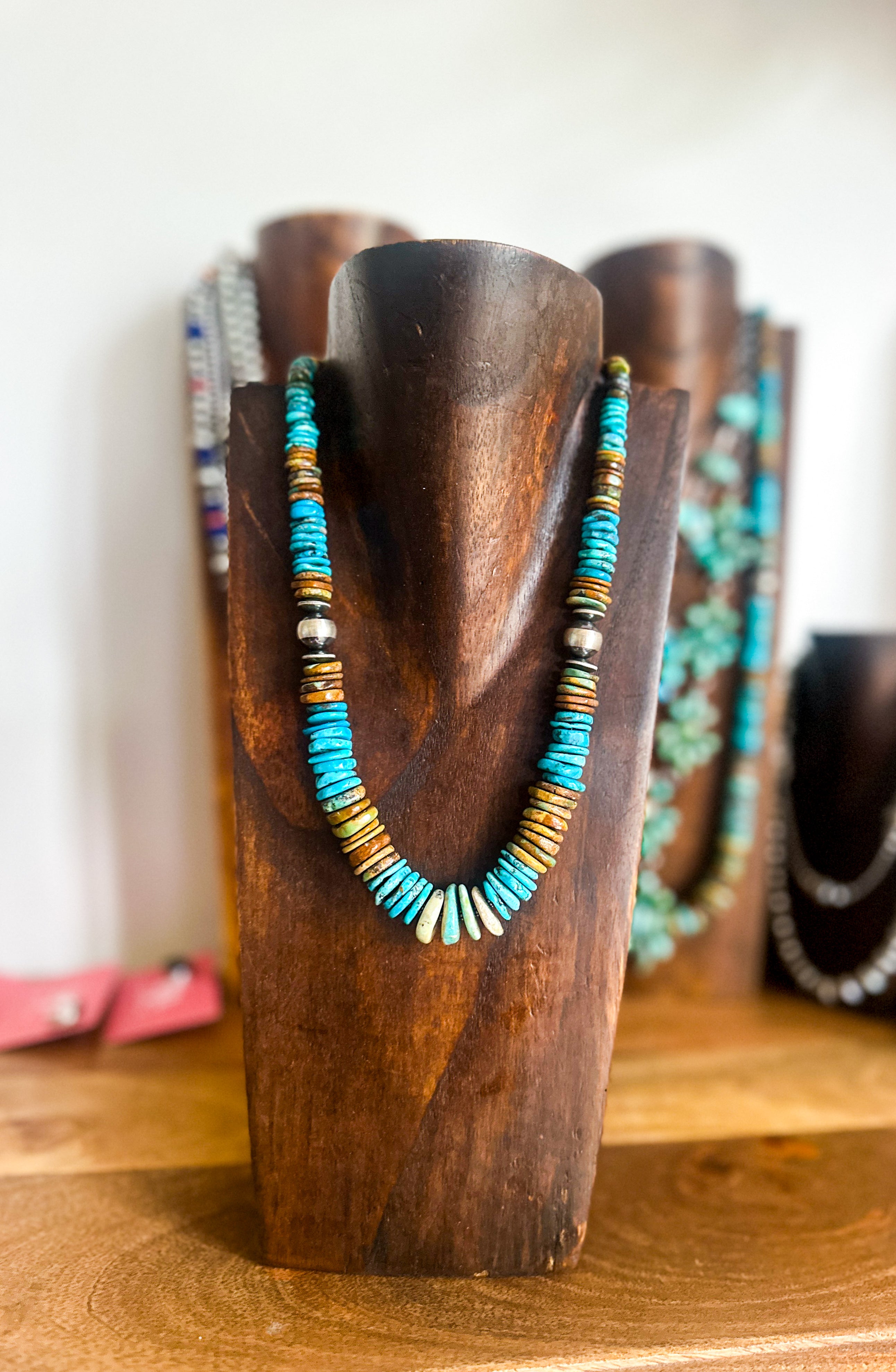 18” Graduated Turquoise Strand