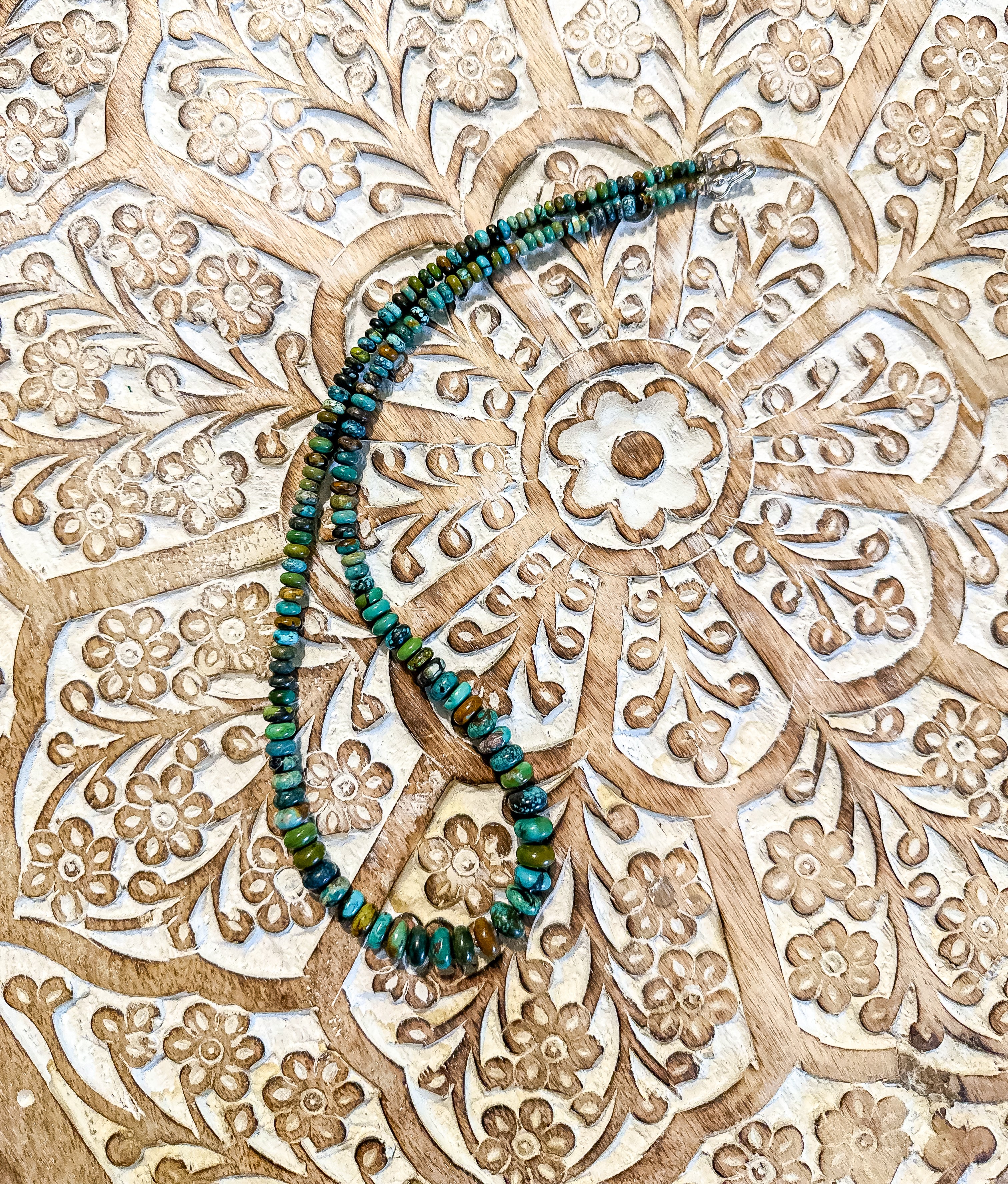 20” graduated turquoise strand
